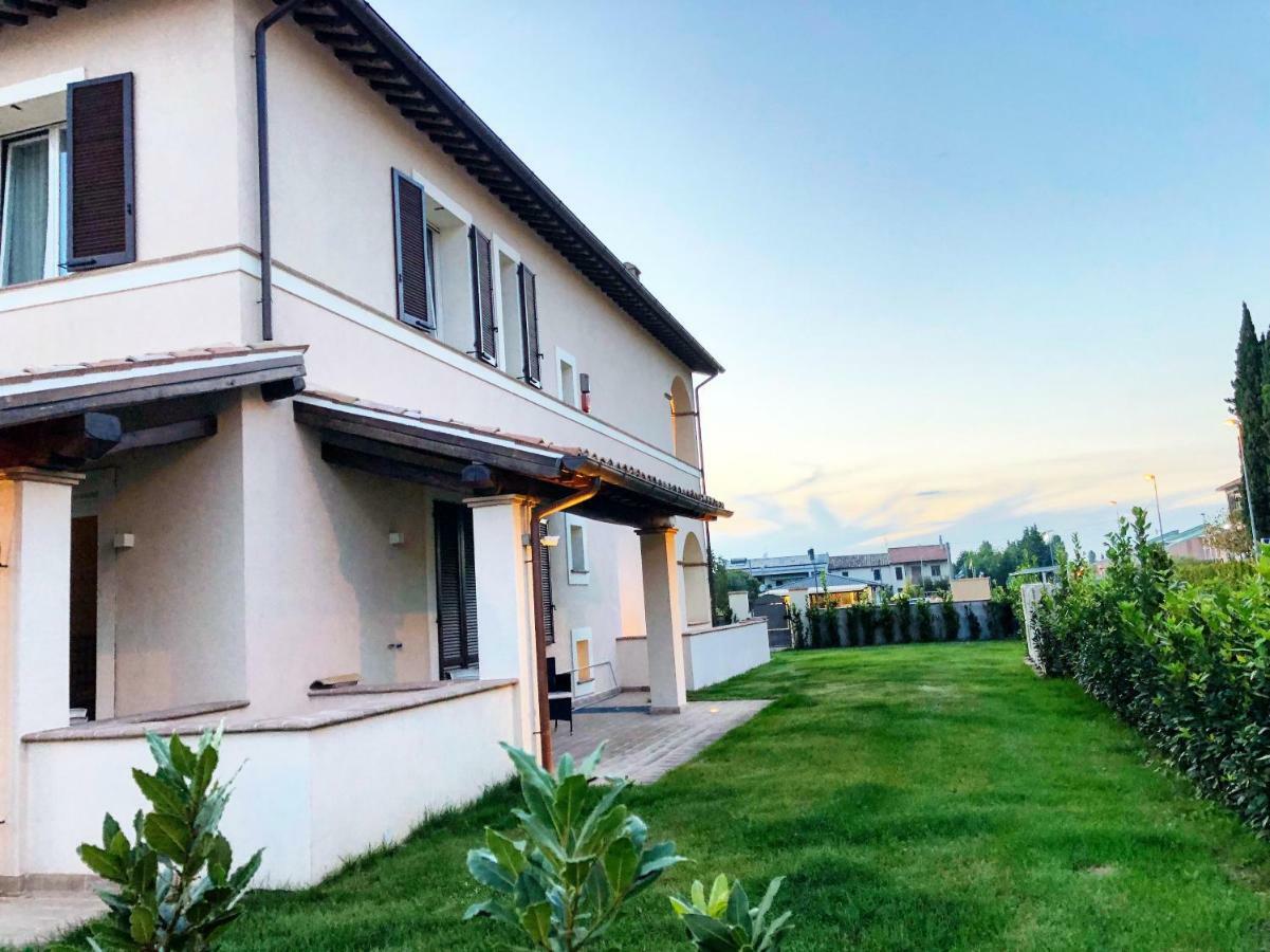 Villa Pirignano Foligno Bagian luar foto