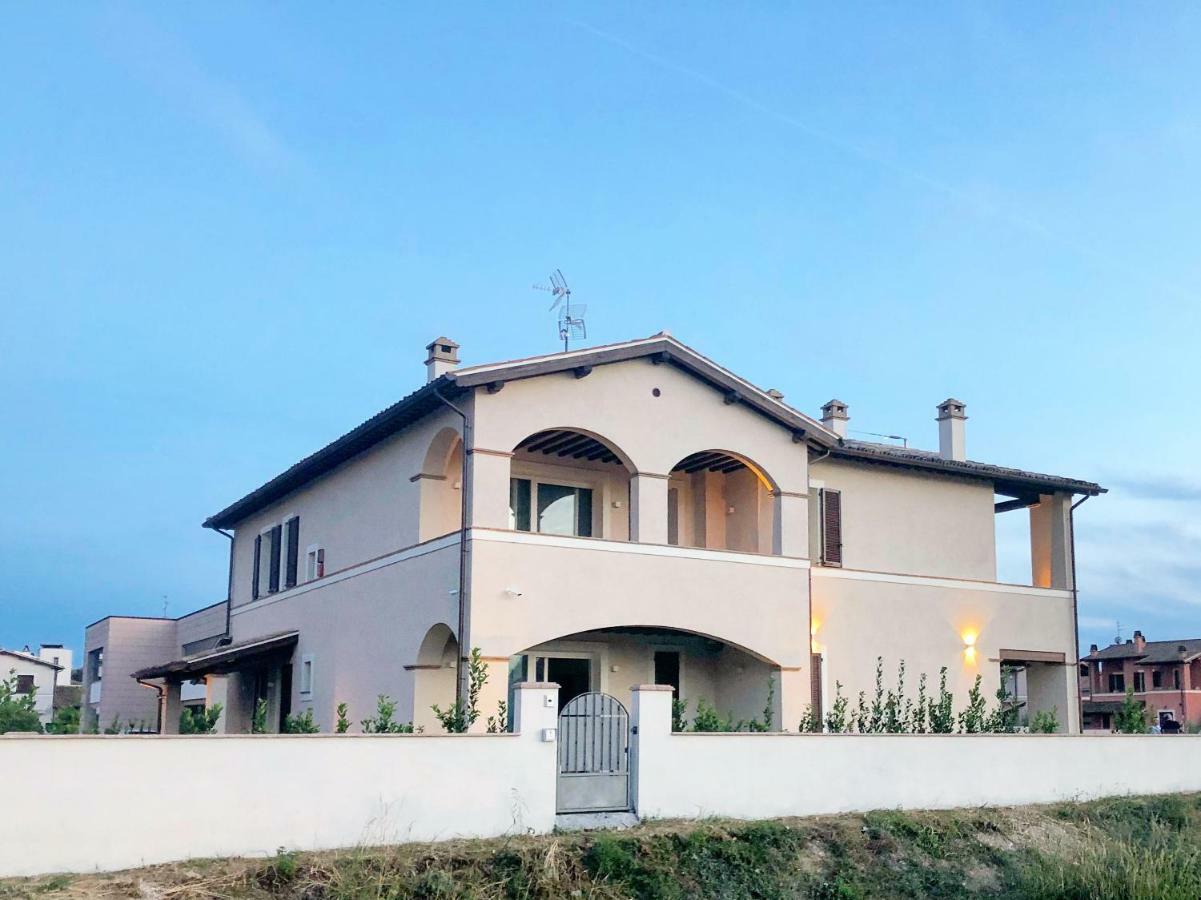 Villa Pirignano Foligno Bagian luar foto
